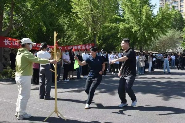 天宇优配 邹平市长山镇举办2025年机关干部趣味运动会